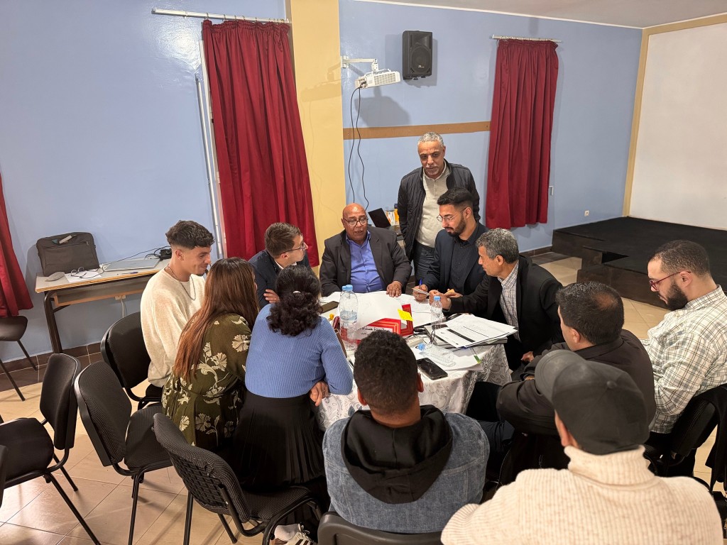 Collective discussion session — elected officials and advisory body members